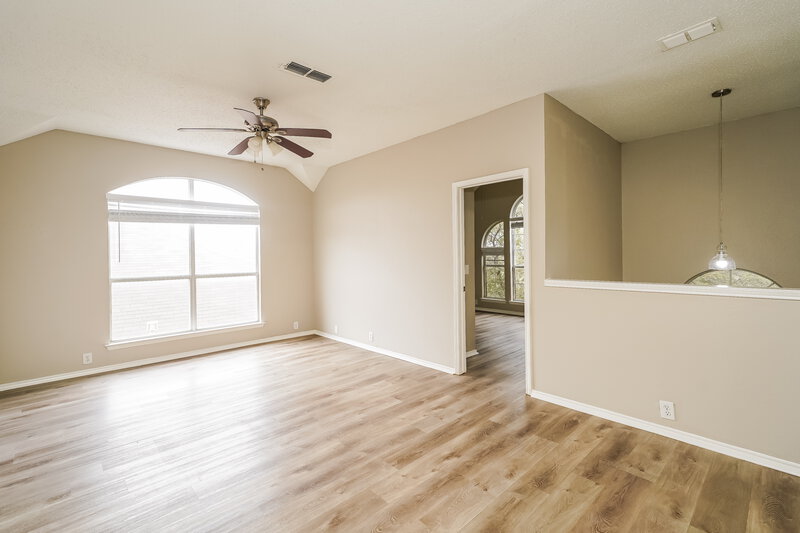 2,375/Mo, 2616 Lonesome Oak Dr Corinth, TX 76208 Living Room View 4
