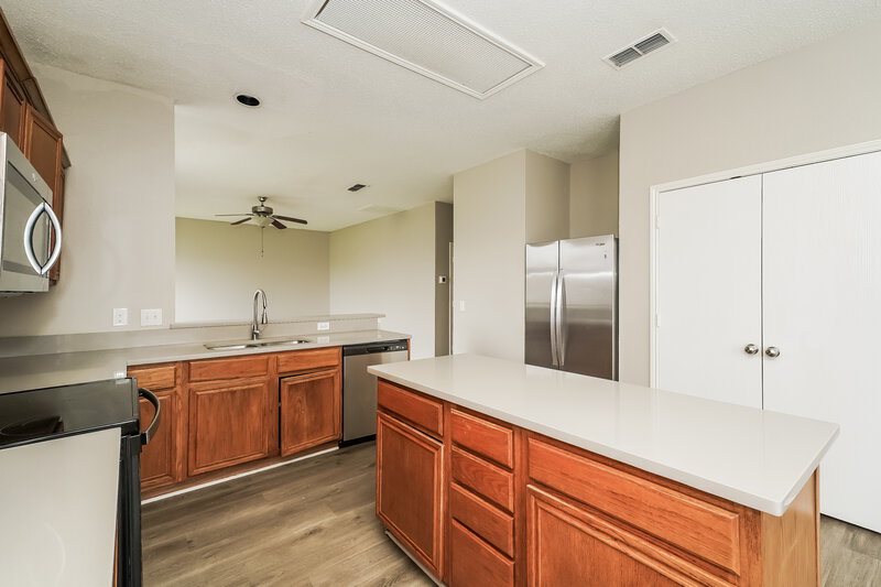 2,375/Mo, 2616 Lonesome Oak Dr Corinth, TX 76208 Kitchen View