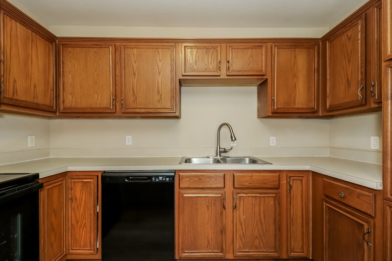 2,275/Mo, 6101 Summerfield Dr Arlington, TX 76018 Kitchen View
