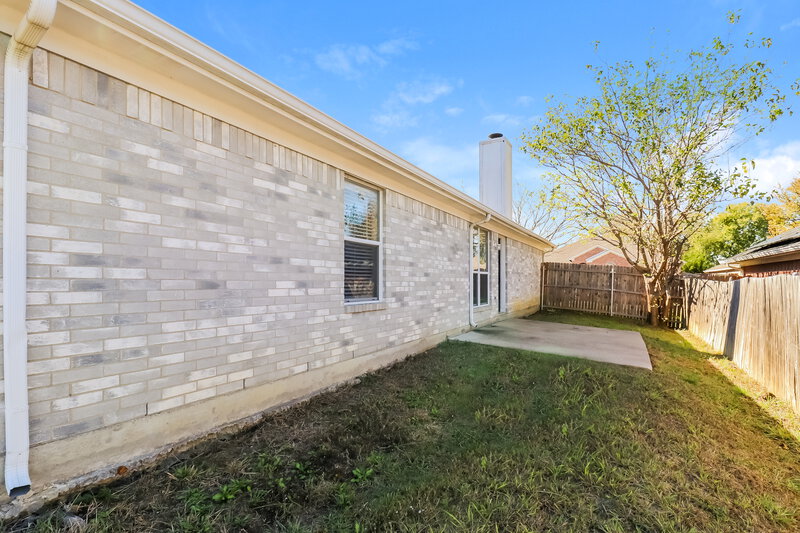 2,275/Mo, 6101 Summerfield Dr Arlington, TX 76018 Rear View 2