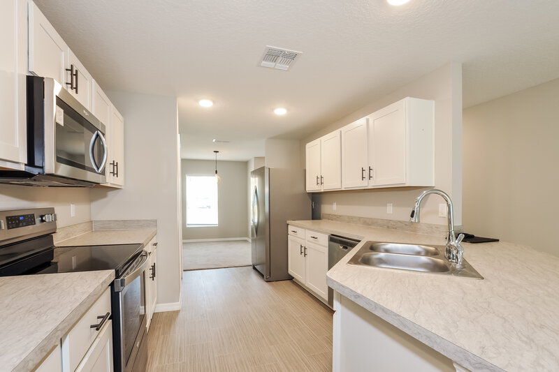 2,525/Mo, 24 Putter Dr Palm Coast, FL 32164 Kitchen View 2