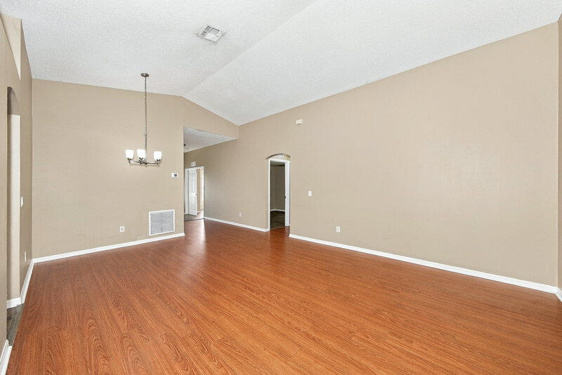 2,565/Mo, 205 Tree Branch Ln Edgewater, FL 32141 Living Room View