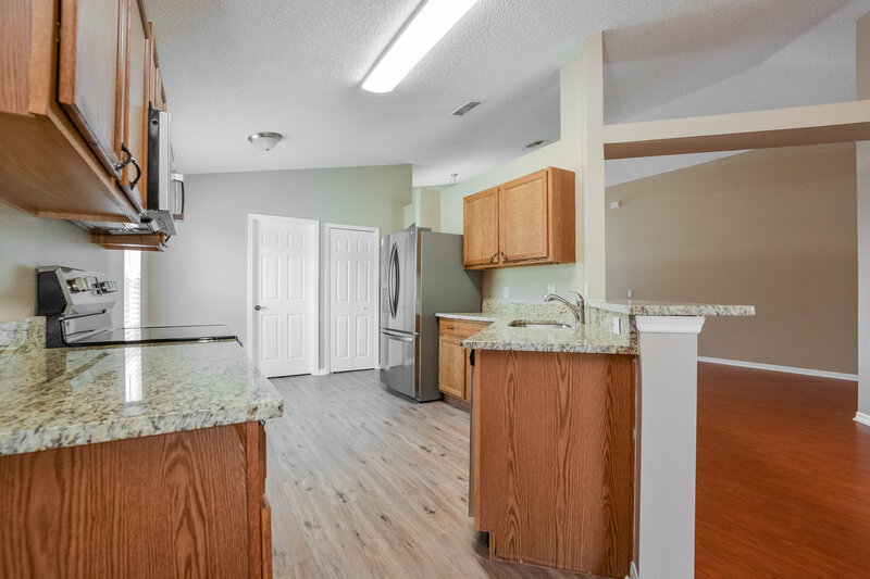 2,755/Mo, 205 Tree Branch Ln Edgewater, FL 32141 Kitchen View