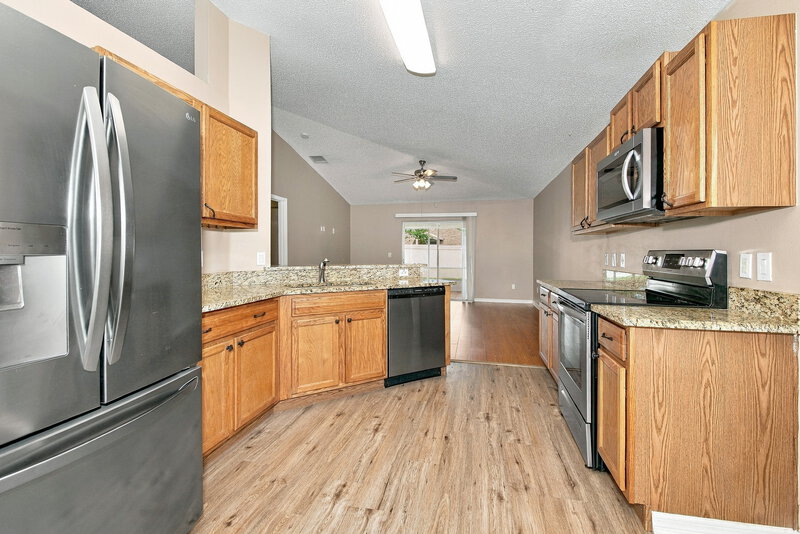 2,565/Mo, 205 Tree Branch Ln Edgewater, FL 32141 Kitchen View 3