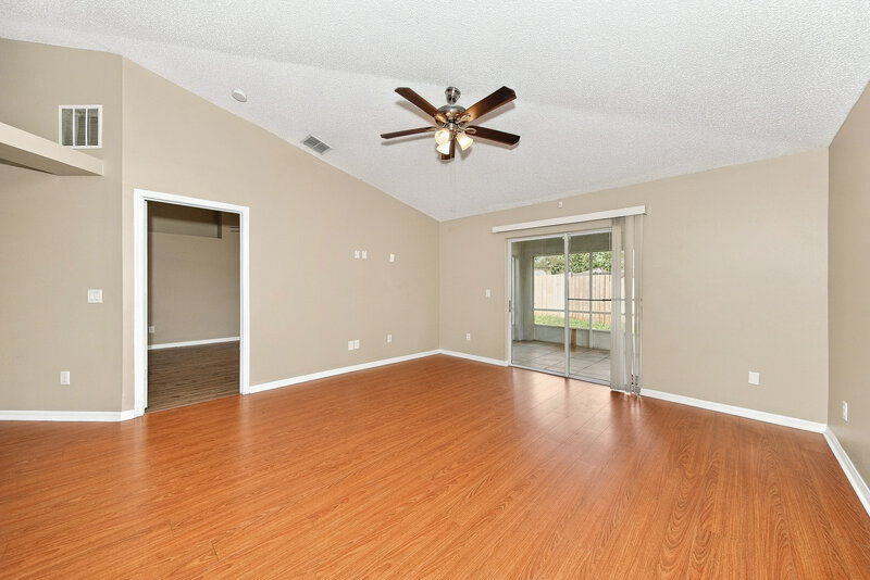 2,565/Mo, 205 Tree Branch Ln Edgewater, FL 32141 Family Room View