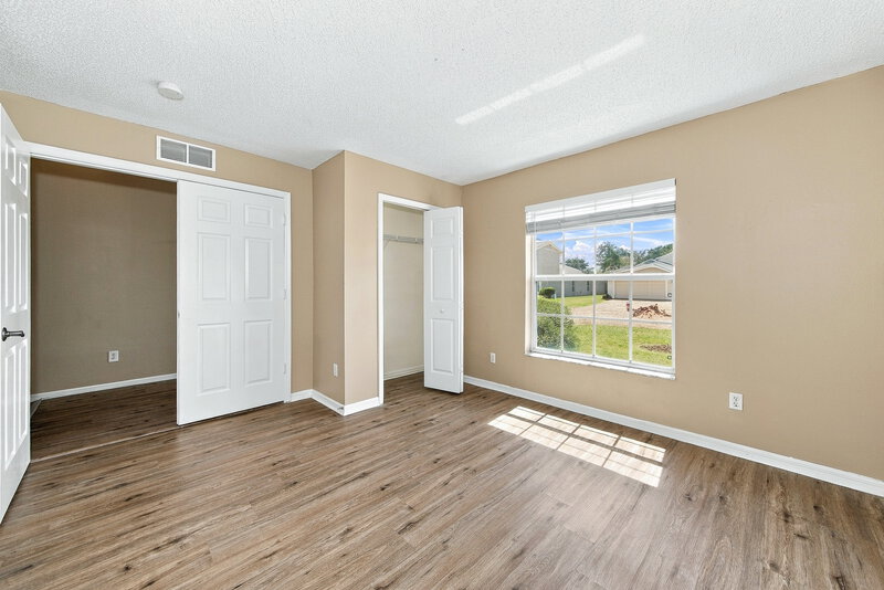 2,565/Mo, 205 Tree Branch Ln Edgewater, FL 32141 Office View