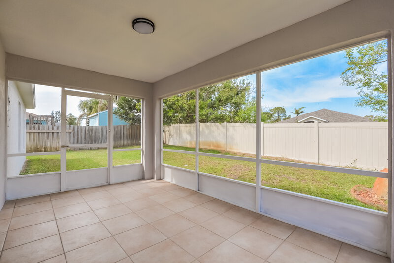 2,755/Mo, 205 Tree Branch Ln Edgewater, FL 32141 Sun Room View