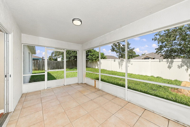 2,565/Mo, 205 Tree Branch Ln Edgewater, FL 32141 Sun Room View