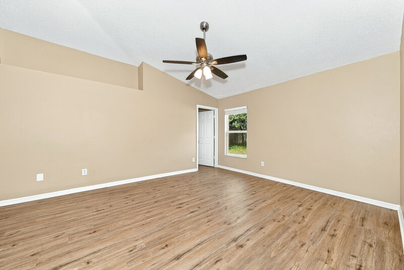 2,565/Mo, 205 Tree Branch Ln Edgewater, FL 32141 Primary Bedroom View