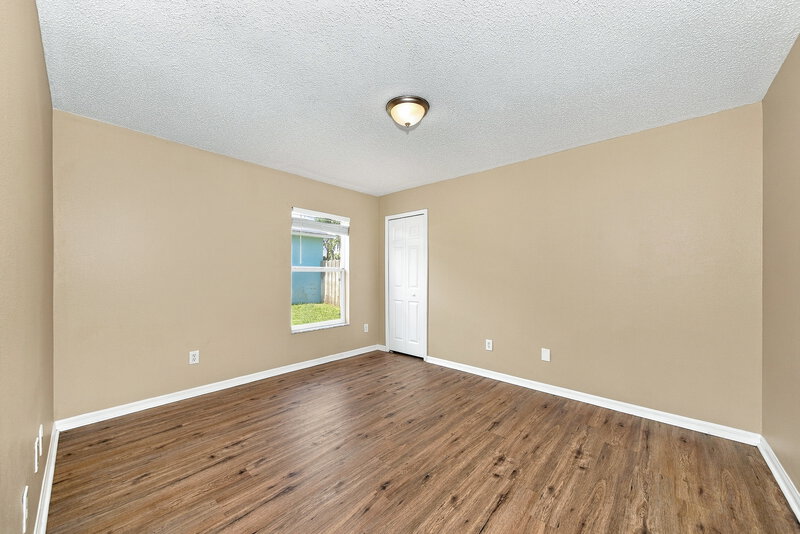 2,565/Mo, 205 Tree Branch Ln Edgewater, FL 32141 Bedroom View