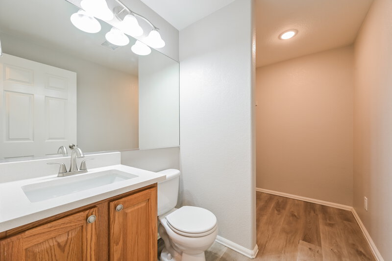 3,080/Mo, 14785 Gaylord St Thornton, CO 80602 Bathroom View 2