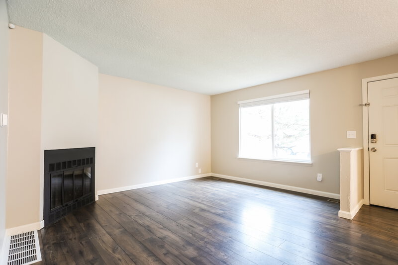 2,600/Mo, 17651 Ponderosa Ave Parker, CO 80134 Living Room View