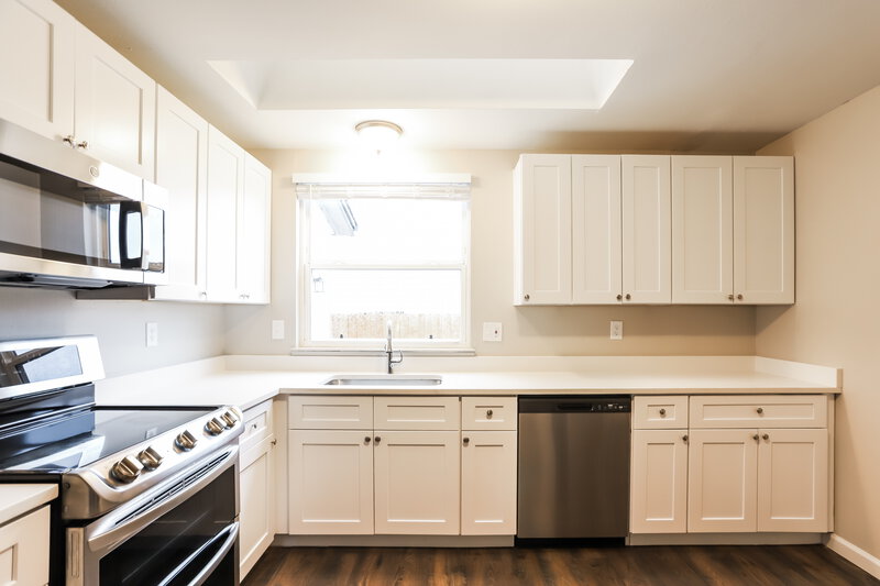2,600/Mo, 17651 Ponderosa Ave Parker, CO 80134 Kitchen View 2