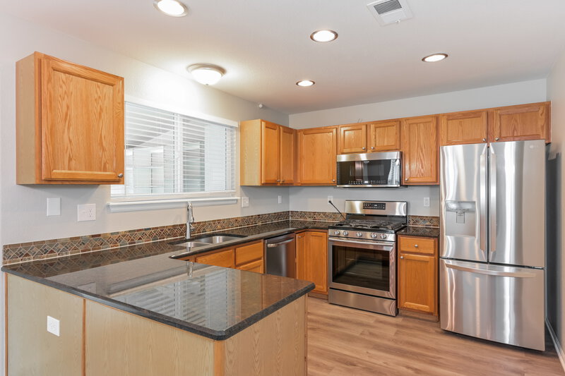 3,075/Mo, 11212 Tumbleweed Way Parker, CO 80138 Kitchen View