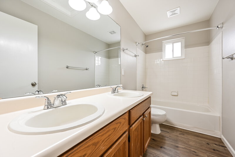 2,835/Mo, 4190 S Ireland Ct Aurora, CO 80013 Bathroom View