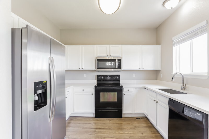 2,835/Mo, 5656 S Zante Way Aurora, CO 80015 Kitchen View