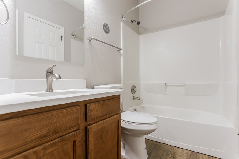 2,835/Mo, 5656 S Zante Way Aurora, CO 80015 Bathroom View