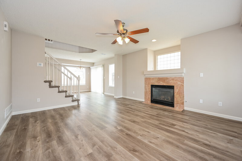 2,695/Mo, 4074 Orleans St Denver, CO 80249 Living Room View 2