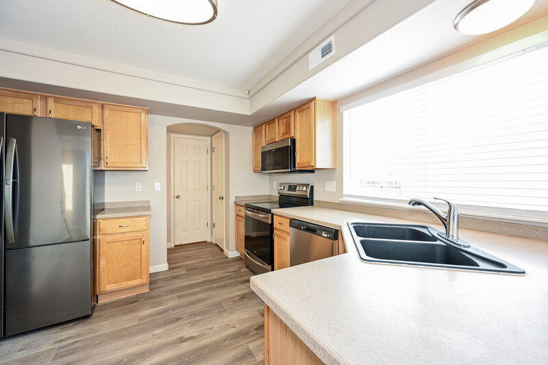 2,695/Mo, 4074 Orleans St Denver, CO 80249 Kitchen View 2