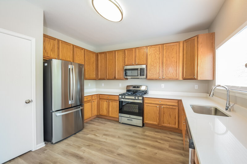 3,225/Mo, 2487 E 127th Ct Thornton, CO 80241 Kitchen View 2