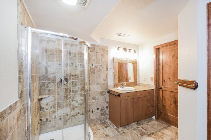 3,350/Mo, 5165 E 116th Pl Thornton, CO 80233 Bathroom View