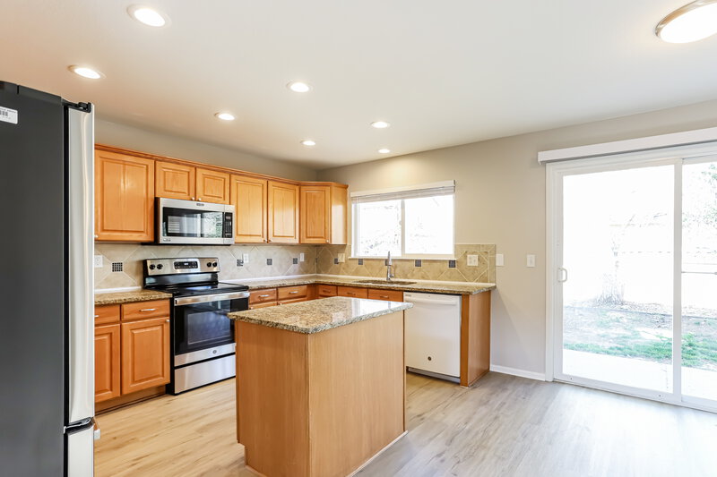 2,840/Mo, 25 Cisne Cir Brighton, CO 80601 Kitchen View 2