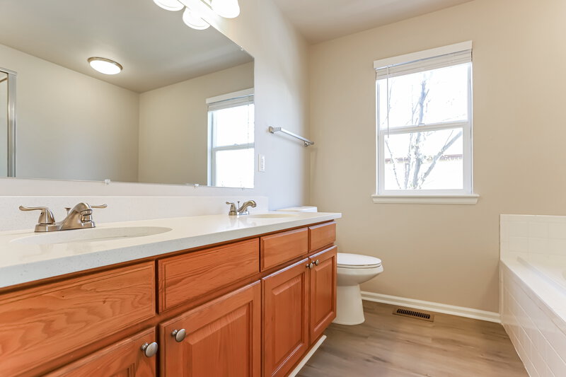 2,840/Mo, 25 Cisne Cir Brighton, CO 80601 Bathroom View