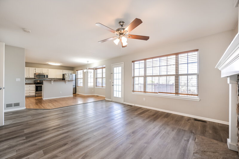 2,940/Mo, 5991 S Rock Creek Dr Castle Rock, CO 80109 Family Room View 2