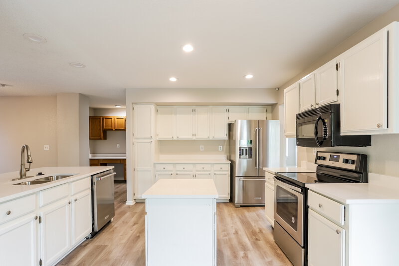 3,060/Mo, 17883 E Loyola Ave Aurora, CO 80013 Kitchen View