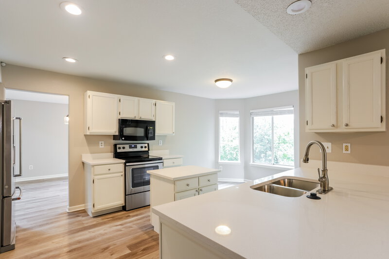 3,060/Mo, 17883 E Loyola Ave Aurora, CO 80013 Kitchen View 2