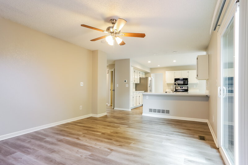3,060/Mo, 17883 E Loyola Ave Aurora, CO 80013 Sitting Room View