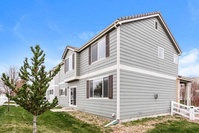2,670/Mo, 1162 S Fultondale Cir Aurora, CO 80018 Rear View