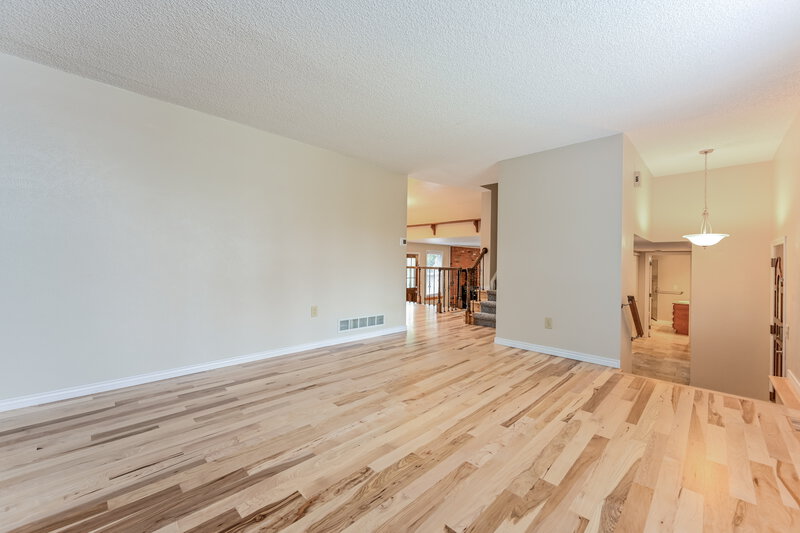 3,400/Mo, 5384 S Telluride Way Centennial, CO 80015 Living Room View