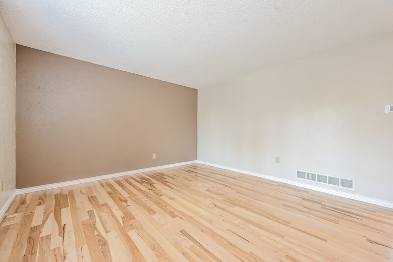 3,400/Mo, 5384 S Telluride Way Centennial, CO 80015 Living Room View 2