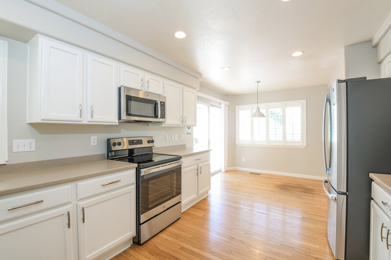 2,800/Mo, 14321 Craftsman Way Broomfield, CO 80023 Kitchen View