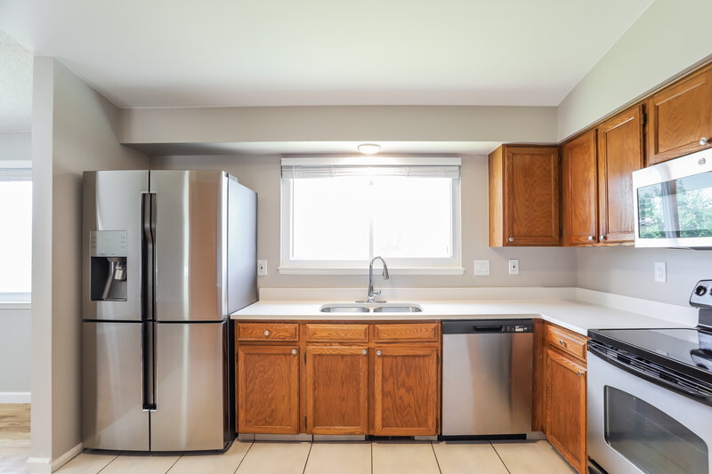3,140/Mo, 4101 S Andes Way Aurora, CO 80013 Kitchen View 2
