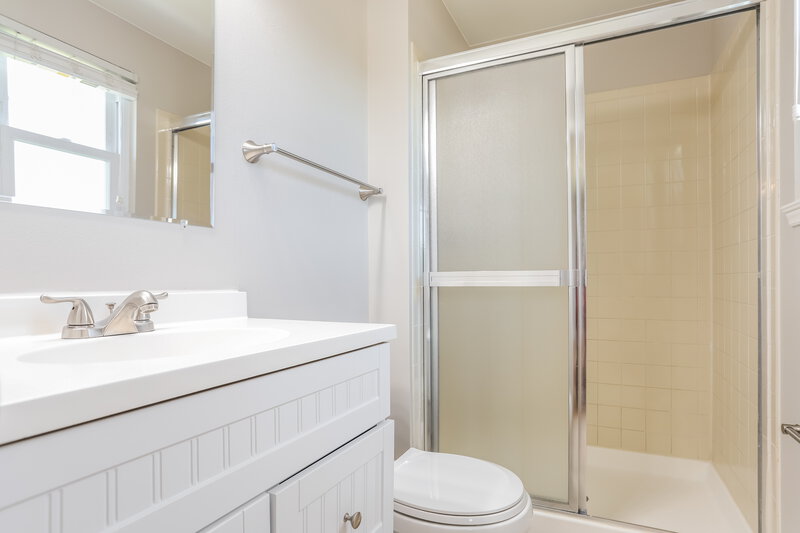 3,140/Mo, 4101 S Andes Way Aurora, CO 80013 Main Bathroom View