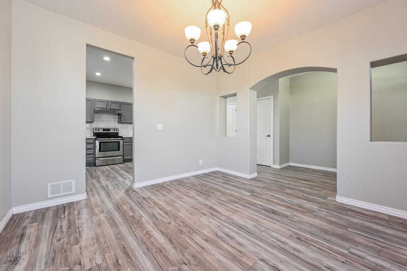 3,905/Mo, 4376 Foxberry Dr Castle Rock, CO 80109 Dining Room View 2