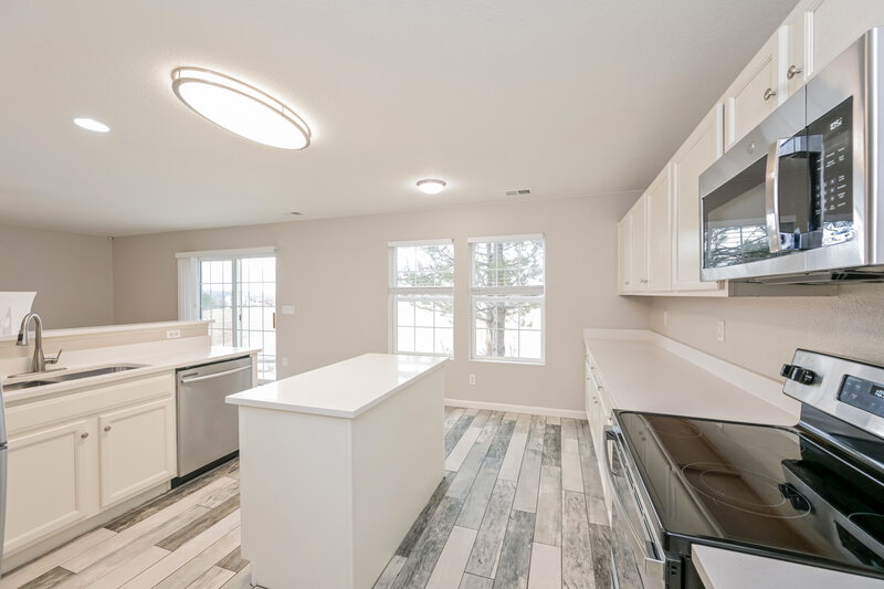 2,520/Mo, 2519 Coach House Loop Castle Rock, CO 80109 Kitchen View 2