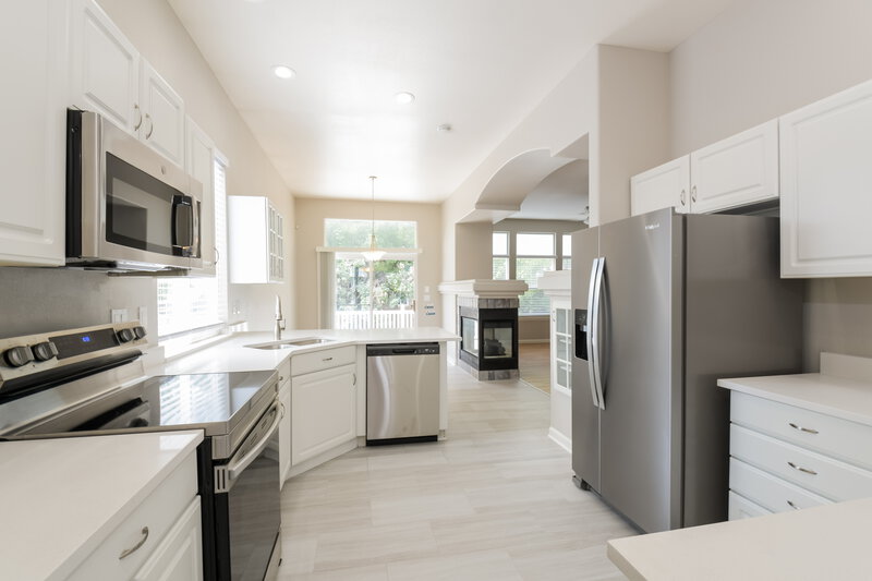 3,650/Mo, 5234 E 130th Ct Thornton, CO 80241 Kitchen View 2