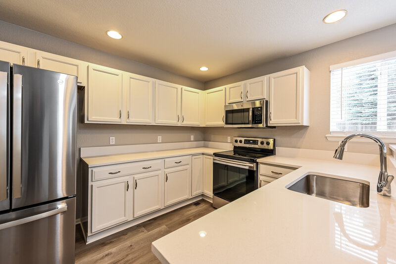2,875/Mo, 23206 E Dorado Ave Aurora, CO 80015 Kitchen View
