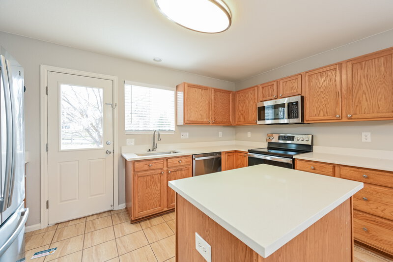 3,090/Mo, 9824 Falcon Ln Littleton, CO 80125 Kitchen View