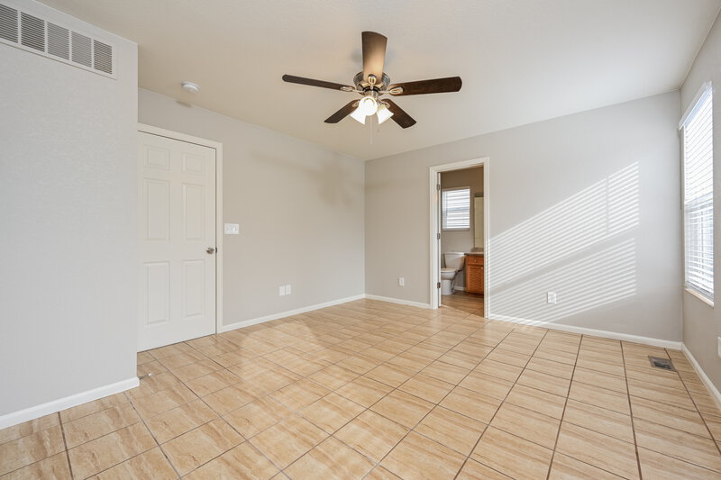 3,090/Mo, 9824 Falcon Ln Littleton, CO 80125 Main Bedroom View