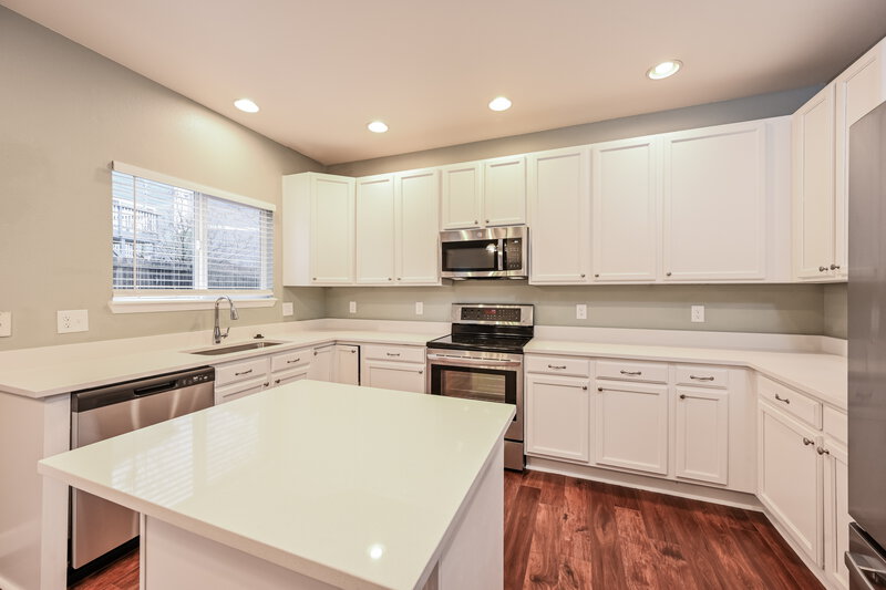 3,645/Mo, 11660 Snowcreek Ln Parker, CO 80138 Kitchen View 2