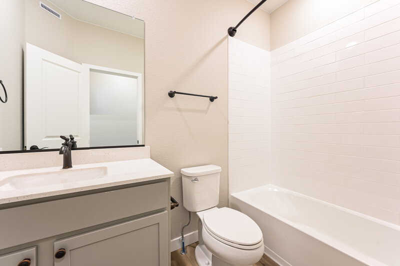 2,720/Mo, 17914 E 94th Dr Commerce City, CO 80022 Bathroom View