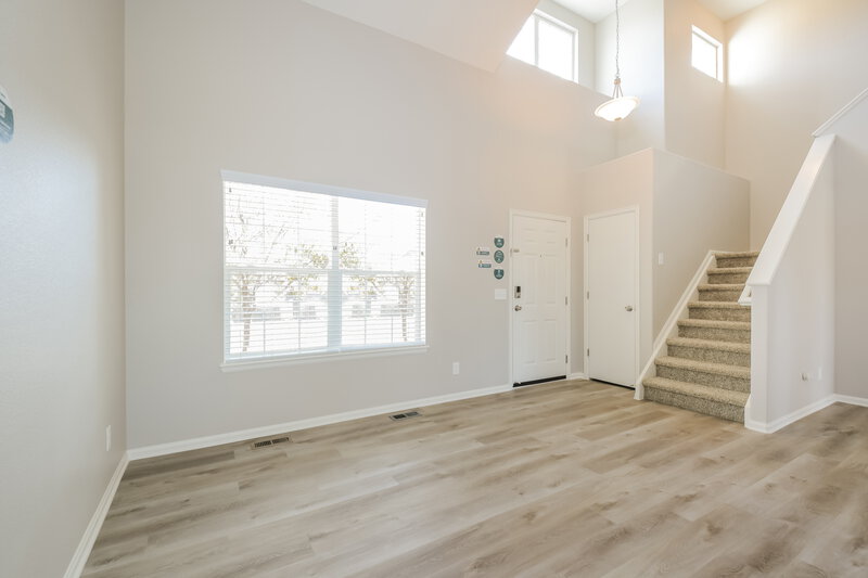 2,995/Mo, 11983 Dahlia Dr Thornton, CO 80233 Sitting Room View 2