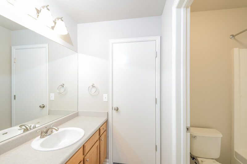 2,995/Mo, 11983 Dahlia Dr Thornton, CO 80233 Bathroom View