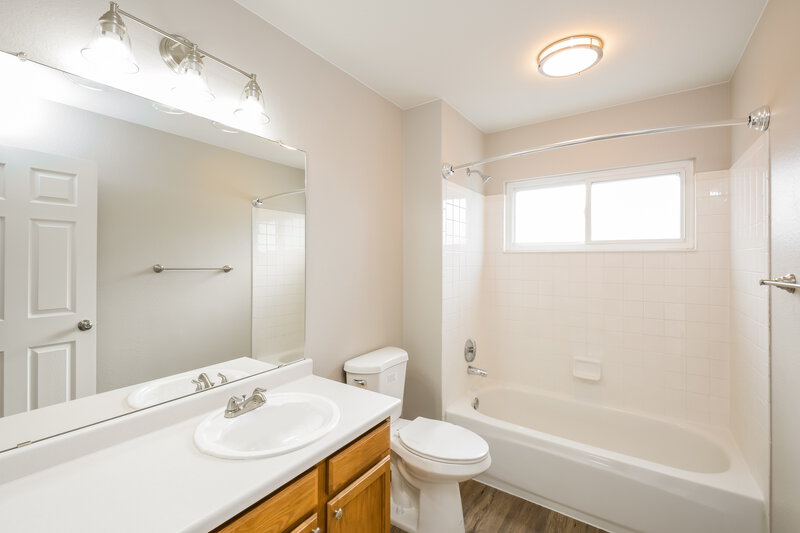 3,235/Mo, 13470 Antlers St Broomfield, CO 80020 Bathroom View