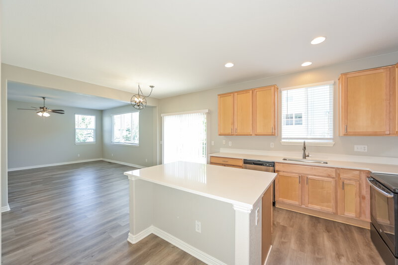 3,085/Mo, 3806 Deer Valley Dr Castle Rock, CO 80104 Kitchen View 2