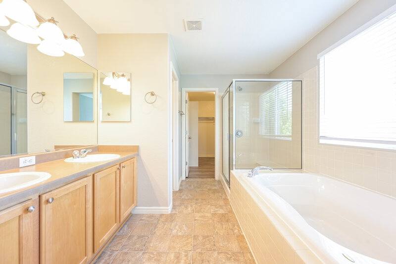 3,085/Mo, 3806 Deer Valley Dr Castle Rock, CO 80104 Main Bedroom View 3